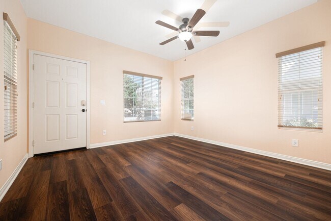 Foto del edificio - Beautiful spacious 3 bedroom house for ren...