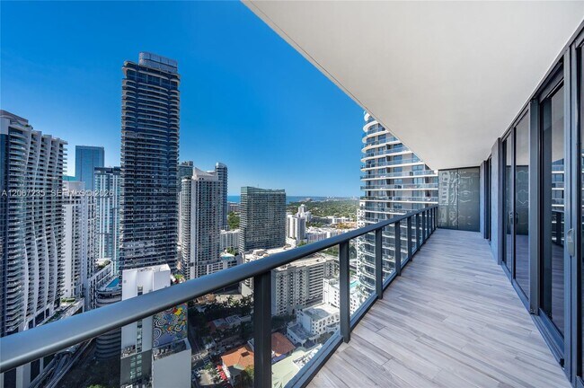 Building Photo - 801 S Miami Ave