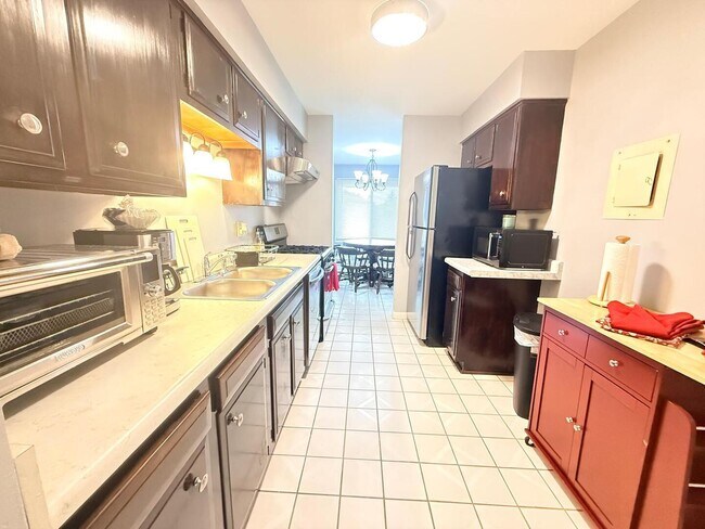Foto del edificio - 3108 Roberts Dr