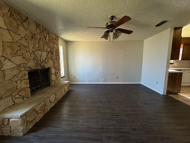 Foto del edificio - Comfy & Spacious 3 Bed Home! Mesa School D...