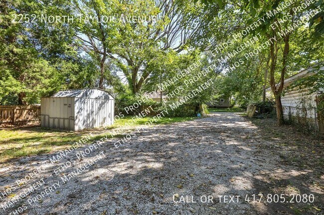 Building Photo - 2 Bedroom / 1 Bath Midtown