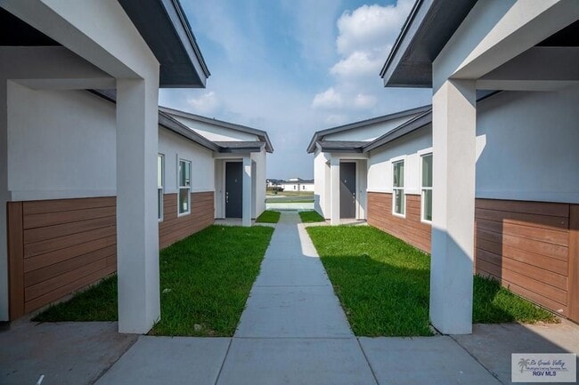 Building Photo - 3508 Hidalgo Cir