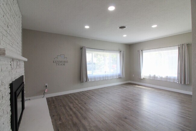 Foto del edificio - 308 N 12th Ave