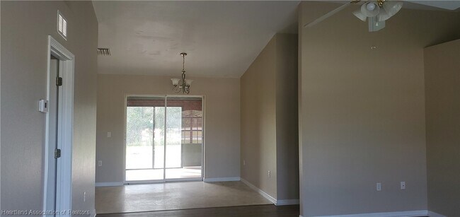 Foto del edificio - 3203 Pompano Dr