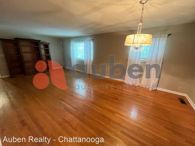 Building Photo - 6 br, 3 bath House - 2332 Janeview Drive