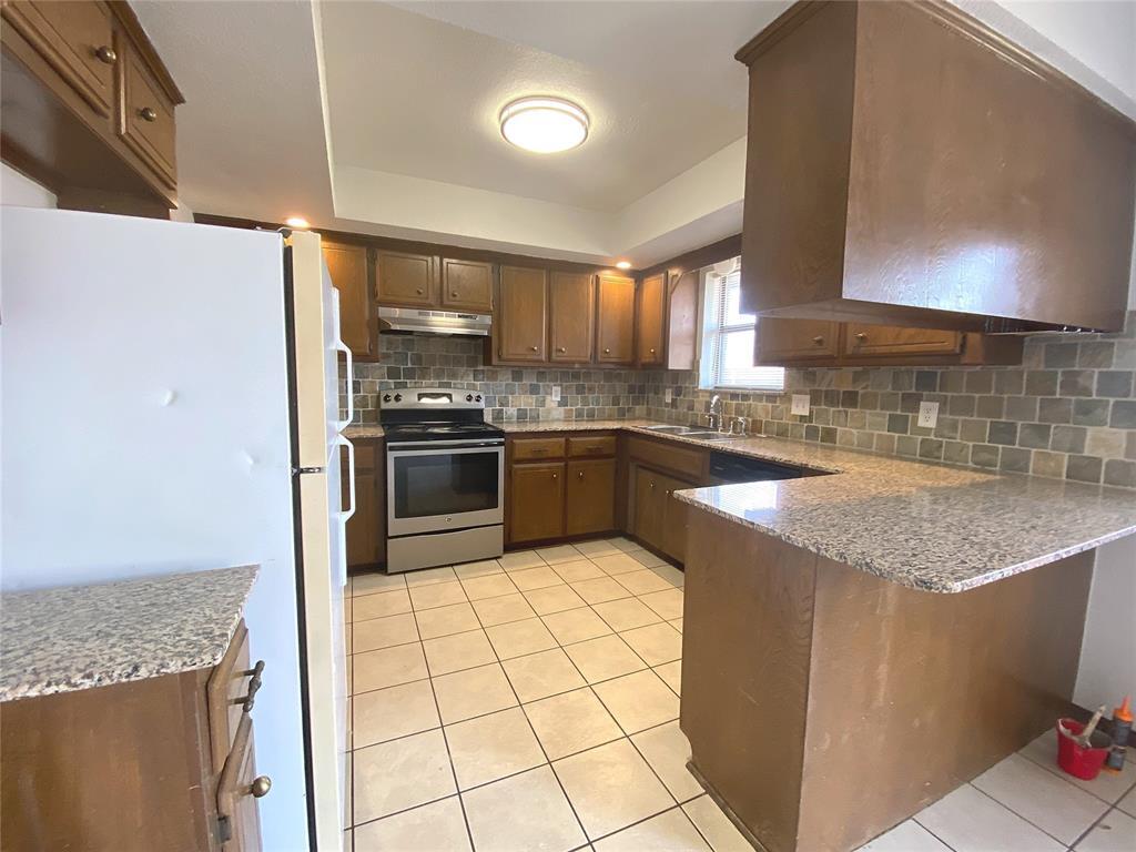 Primary Photo - 521 W 8th St