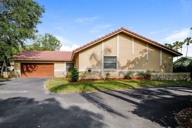 Building Photo - 4081 NW 115th Ave