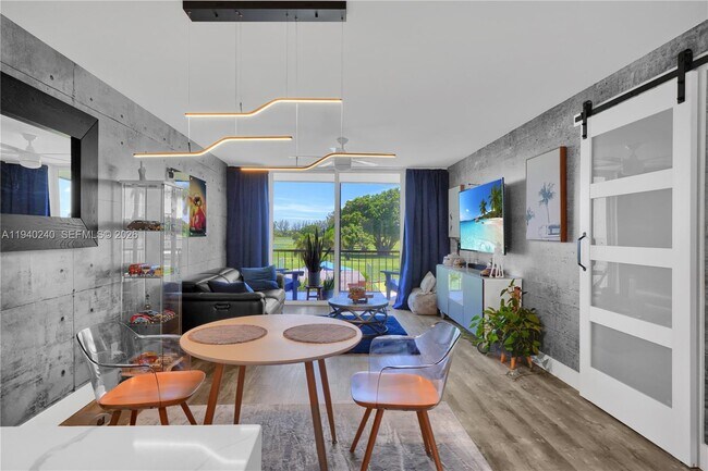 Foto del edificio - 8900 Washington St