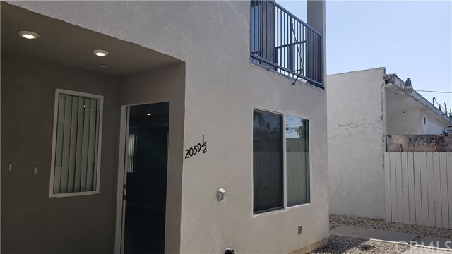 Foto del edificio - 2059 W Florence Ave