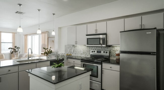 Building Photo - Crescent