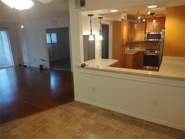 Foto del edificio - 13103 Cypress Hill Dr