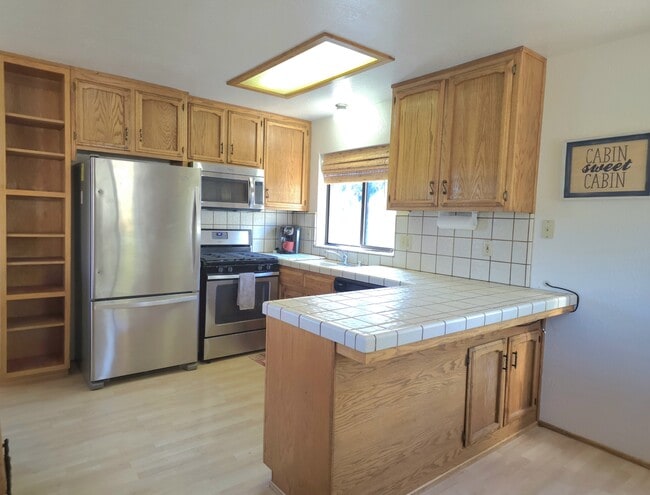 Building Photo - 1916 Pioneer Way