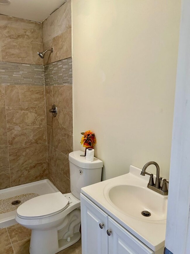 Building Photo - Renovated Shotgun Home