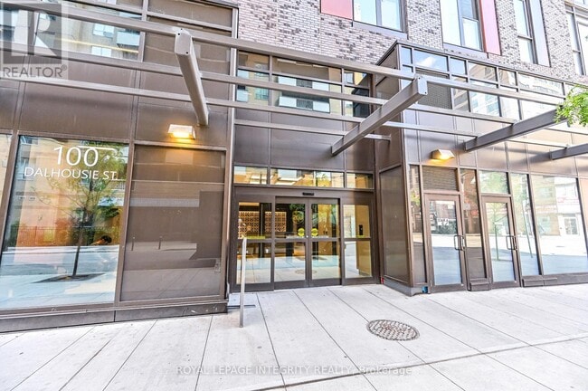 Building Photo - 100 Dalhousie St