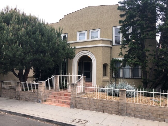 Building Photo - 1842 Mariposa Ave