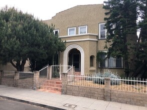 Building Photo - 1842 Mariposa Ave