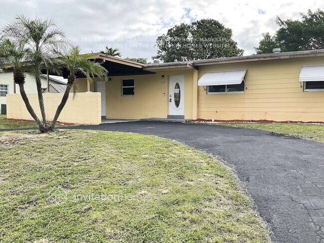 Building Photo - 126 S 11th St