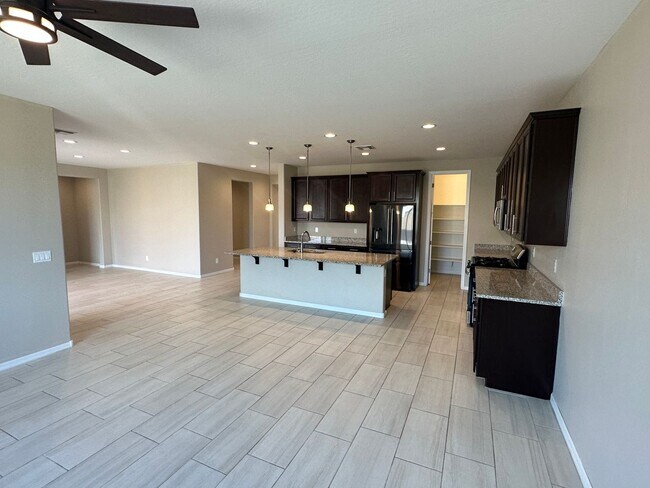 Foto del edificio - Corner Lot, RV Gate and Garage, Single Lev...