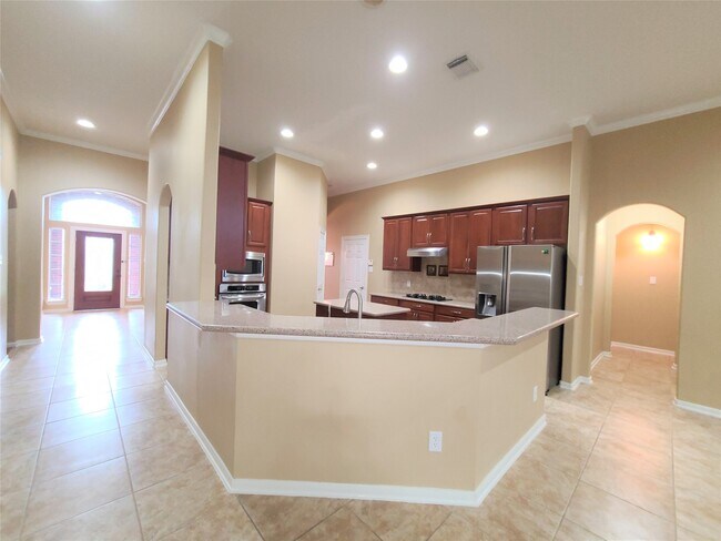 Building Photo - 7015 Pinefern Ln