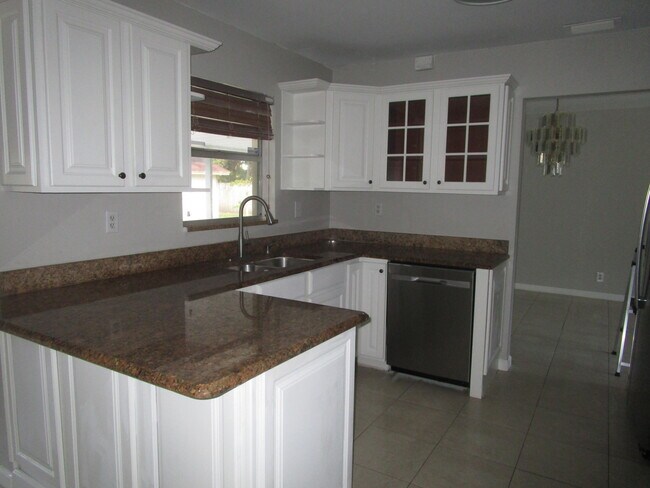 Foto del edificio - 277 Sandpiper Ave