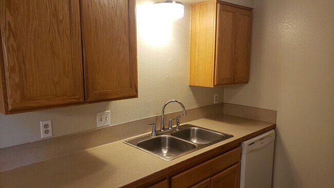 Foto del edificio - Nice 2 Bedroom with Garage.