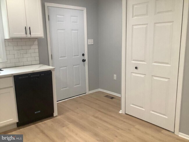 Foto del edificio - 15114 Laurel Oaks Ln