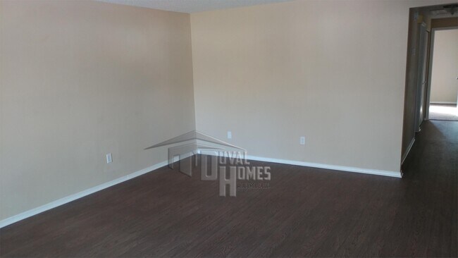 Foto del edificio - 2620 Kenwood Dr W