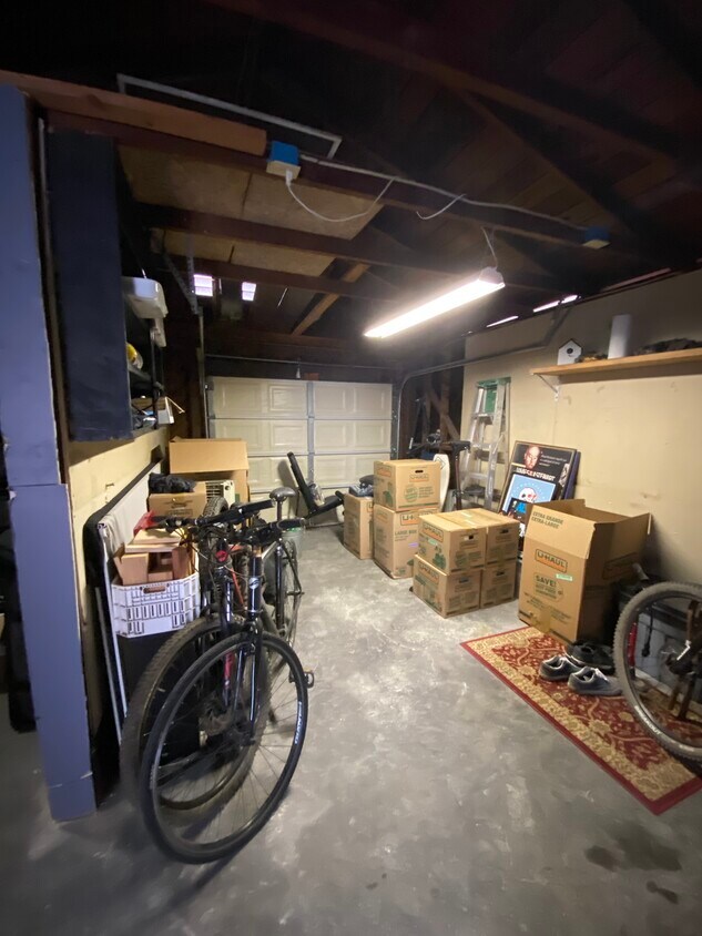 Garage - 4137 Louisiana St