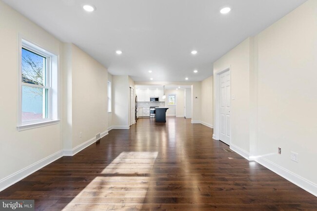 Building Photo - 519 Highland Ave
