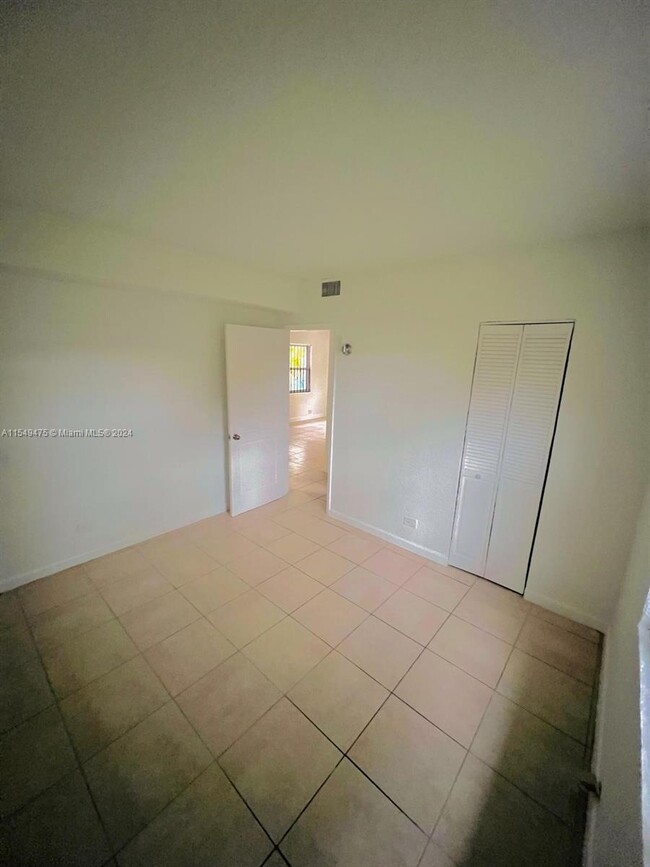 Building Photo - 3 bedroom in Miami Gardens FL 33056