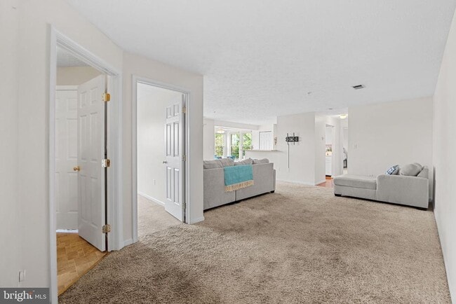 Building Photo - 699 Winding Stream Way