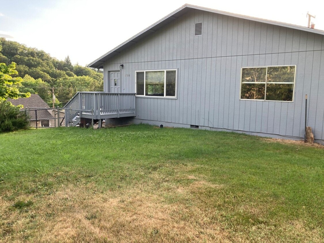 Primary Photo - 3 br, 2 bath House - 1756 SE Starmer St