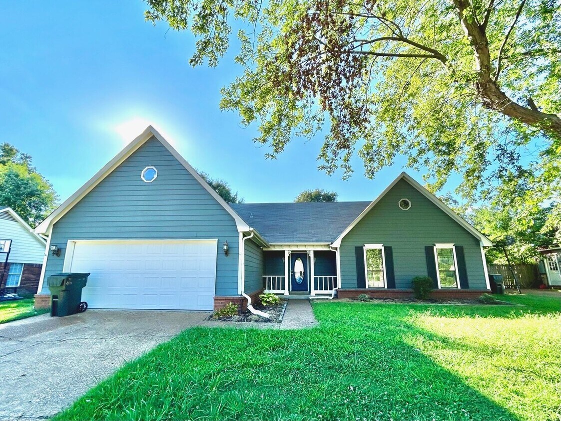Primary Photo - LaurenDr3063