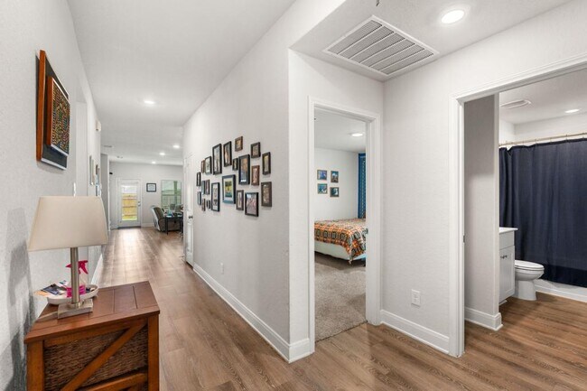 Foto del edificio - 1444 Acorn Wood