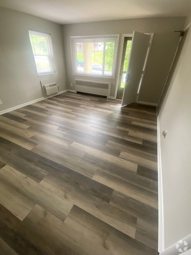 Building Photo - 3608 Schwartze Ave