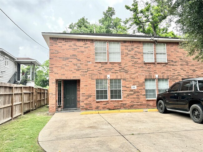 Building Photo - 2110 Turner Dr