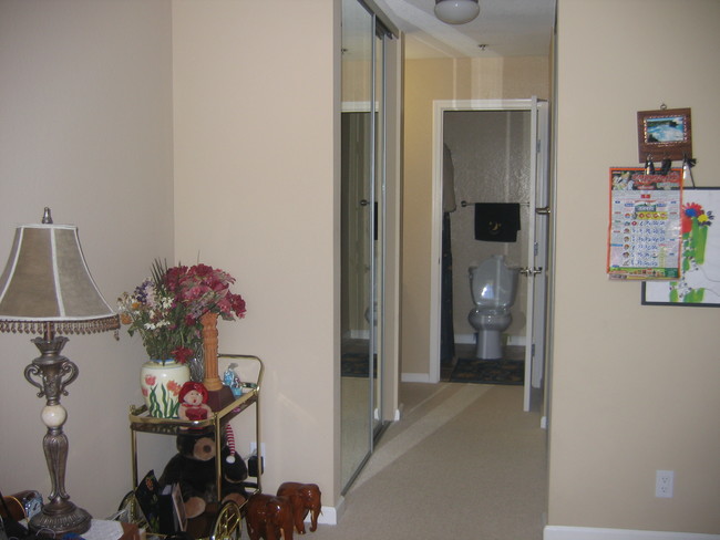 Foto del edificio - 880 E Fremont Ave
