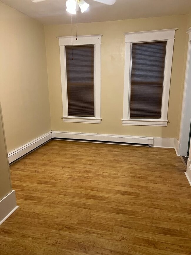 Building Photo - 1000 17th Ave