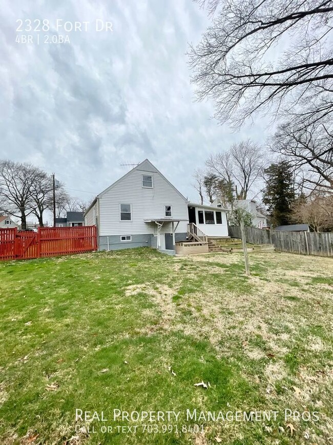 Building Photo - Stunning 4 Bedroom Cape Cod Home on a MASS...