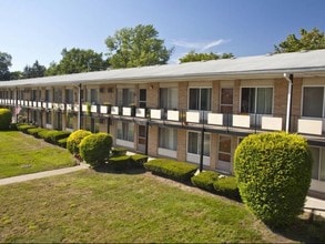 Building Photo - Rochester House Apartments