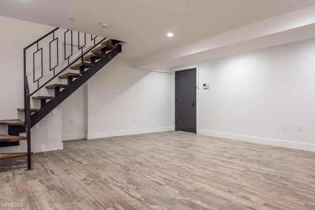 Foto del edificio - 3 br, 1.5 bath  - 181 Montrose Ave 1A