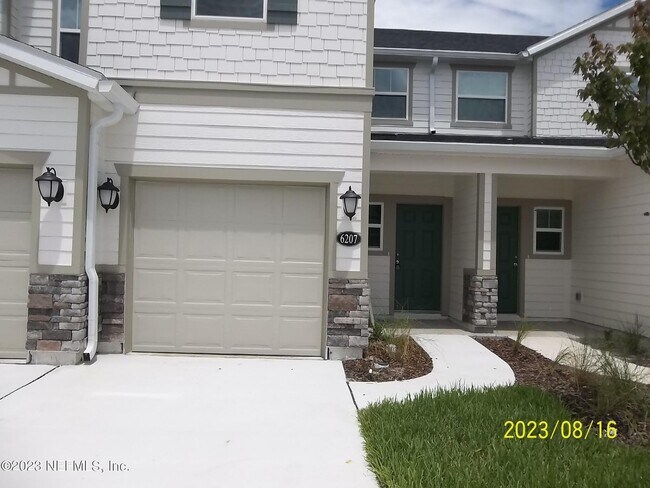 Foto del edificio - 6207 Ryegrass St
