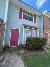 Building Photo - 228 Edith Way