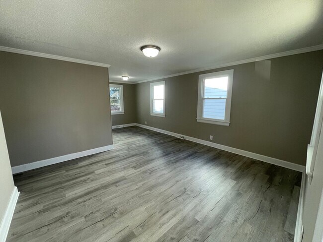 Foto del edificio - 613 Caldwell Ave NE