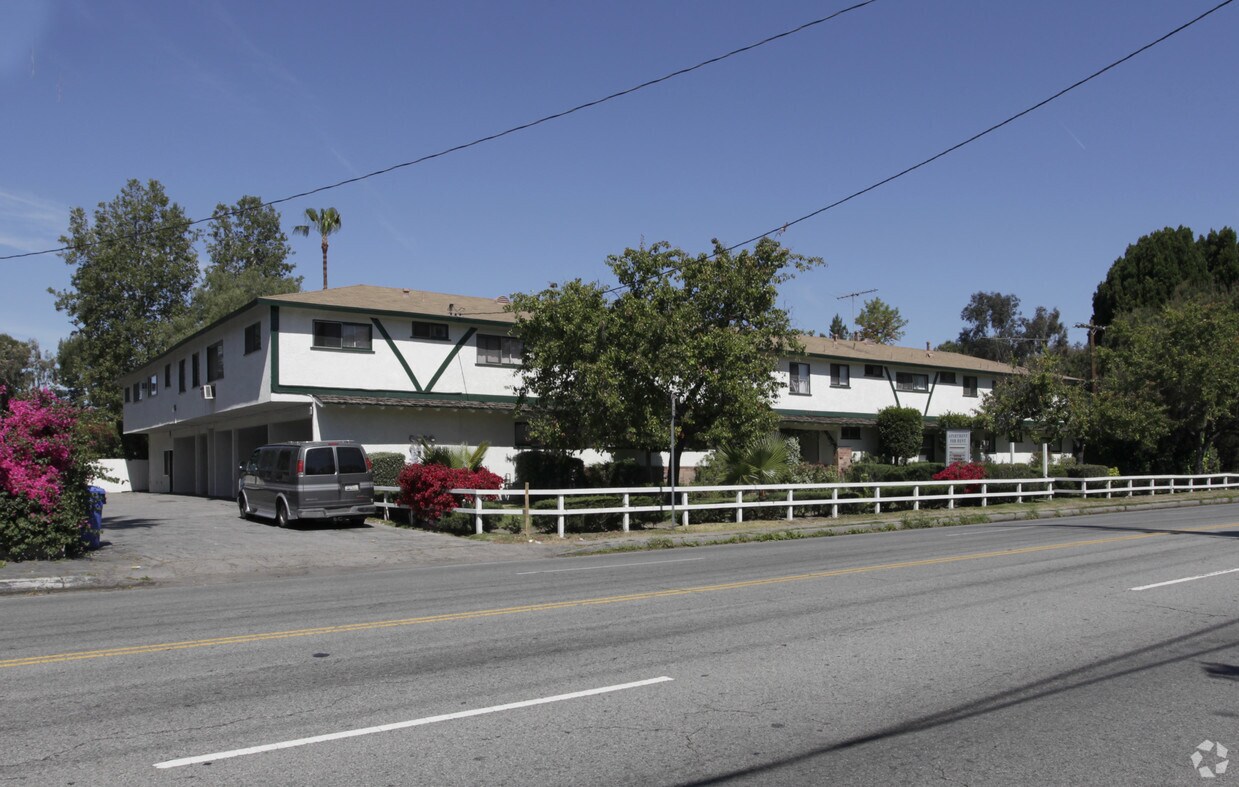 Primary Photo - 4961 Coldwater Canyon Ave