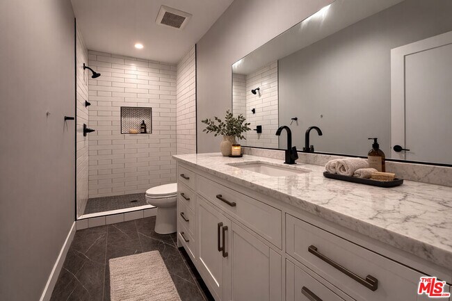 Foto del edificio - 1307 Tamarind Ave