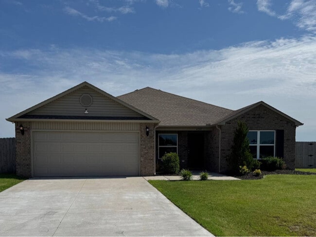 Foto del edificio - 42161 Max Henry Dr
