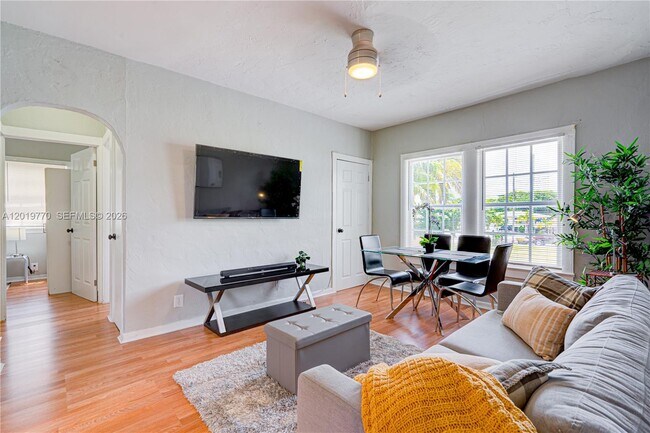 Foto del edificio - 227 SW 30th Ave