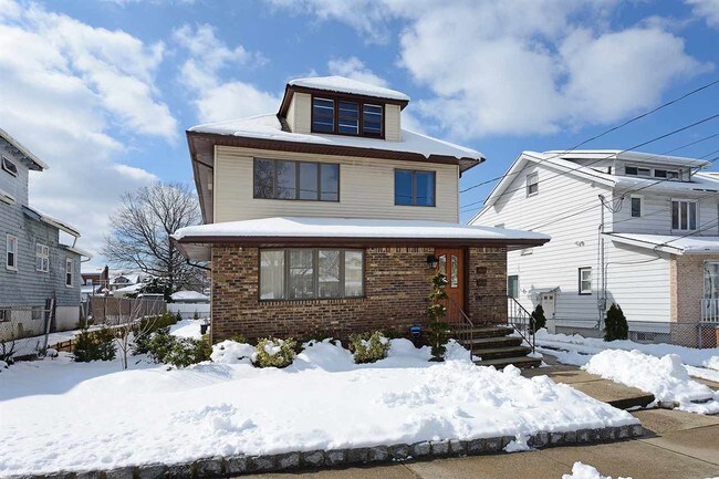 Foto del edificio - 240 Post Ave