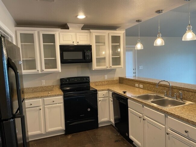 Foto del edificio - 104 Castleberry Ct